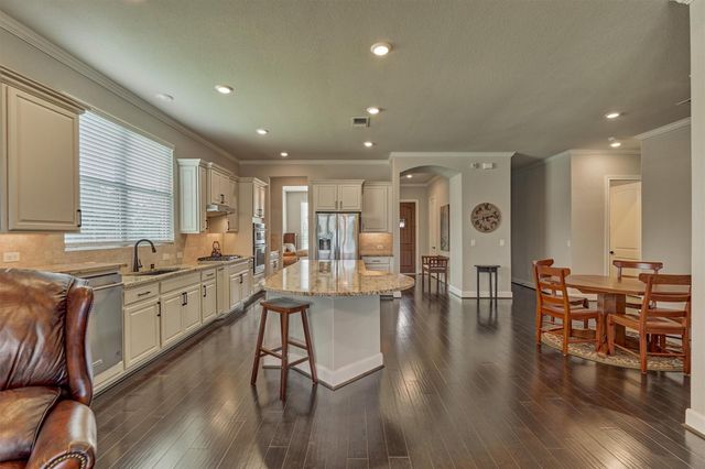 271 Spotted Saddle Court, The Woodlands, TX 77382