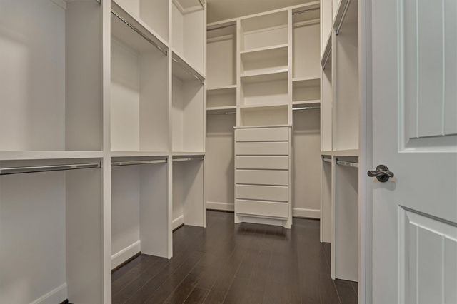271 Spotted Saddle Court, The Woodlands, TX 77382