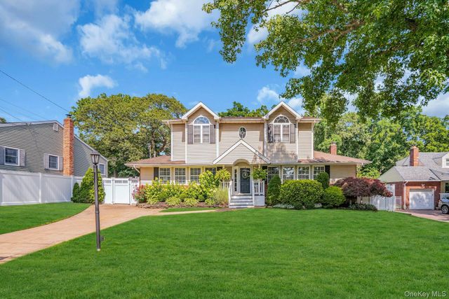 12 Rachel Avenue, Commack, NY 11725