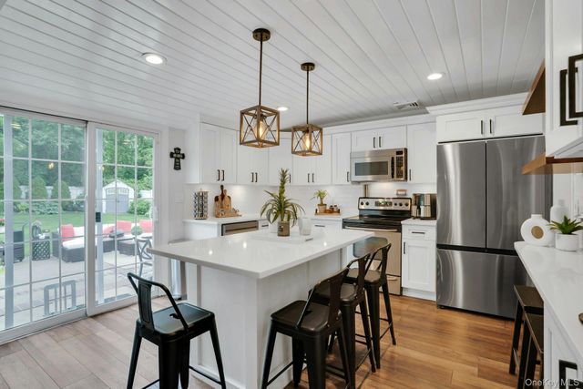 12 Rachel Avenue, Commack, NY 11725