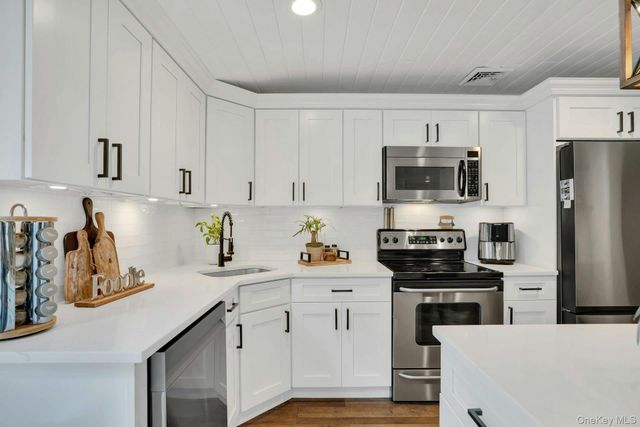 12 Rachel Avenue, Commack, NY 11725