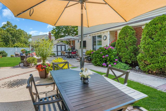 12 Rachel Avenue, Commack, NY 11725