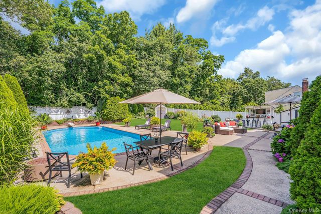 12 Rachel Avenue, Commack, NY 11725