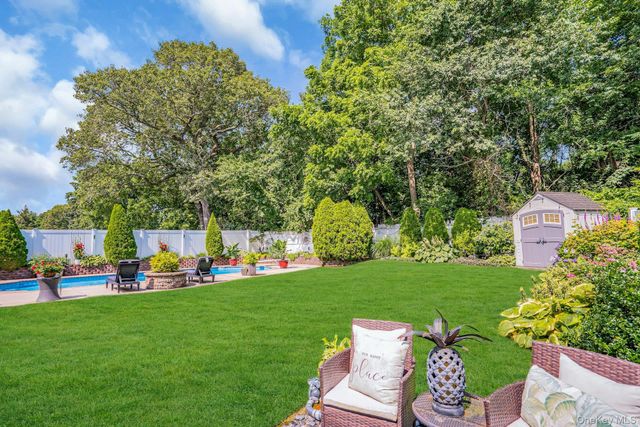 12 Rachel Avenue, Commack, NY 11725