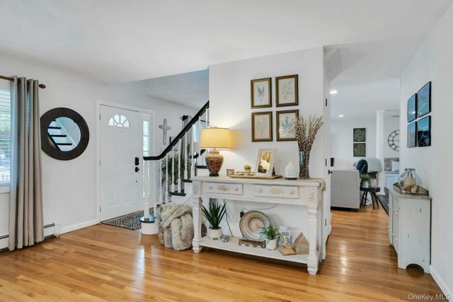 12 Rachel Avenue, Commack, NY 11725