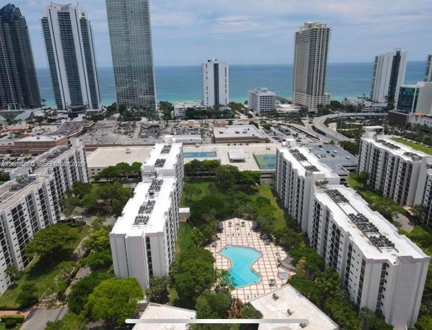 17011 N Bay Road 1005, Sunny Isles Beach, FL 33160