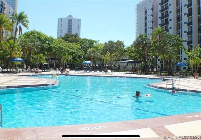 17011 N Bay Road 1005, Sunny Isles Beach, FL 33160