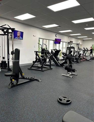 17011 N Bay Road 1005, Sunny Isles Beach, FL 33160