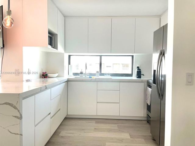 17011 N Bay Road 1005, Sunny Isles Beach, FL 33160