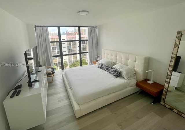 17011 N Bay Road 1005, Sunny Isles Beach, FL 33160