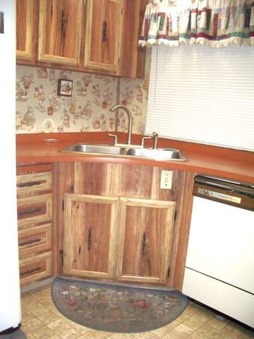 1061 Lee Roze Lane, Grants Pass, OR 97527