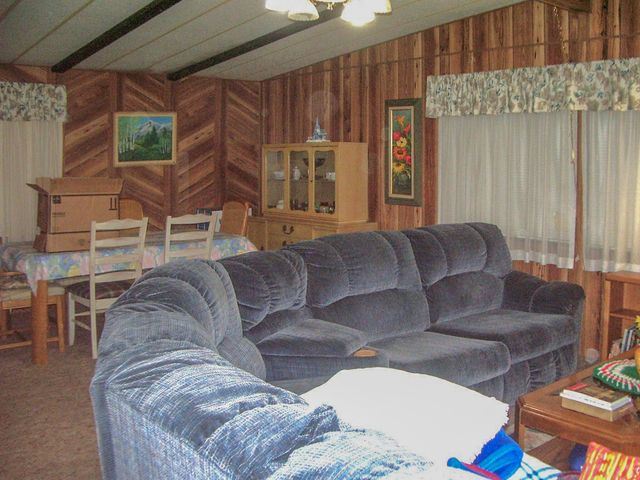 1061 Lee Roze Lane, Grants Pass, OR 97527