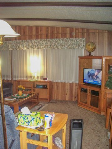 1061 Lee Roze Lane, Grants Pass, OR 97527