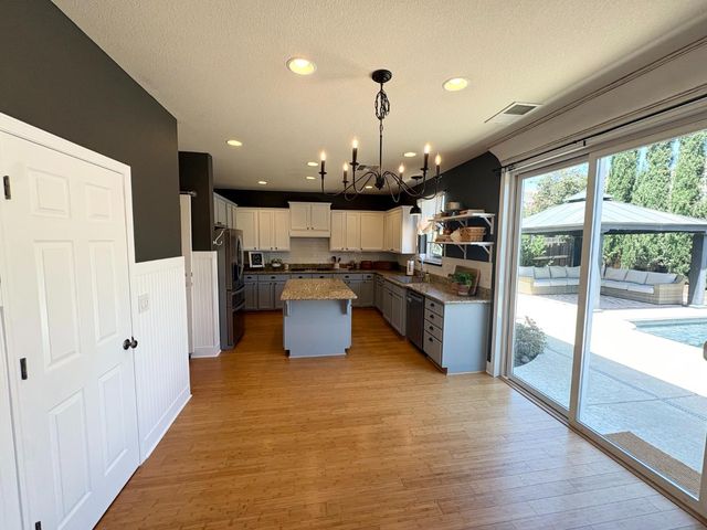 2141 Eldmire Way, Roseville, CA 95747