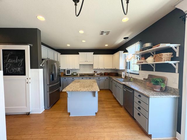 2141 Eldmire Way, Roseville, CA 95747