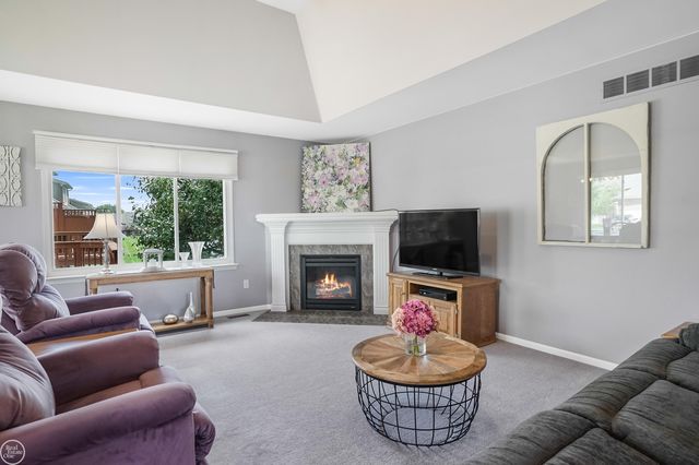 14822 Village Park Circle, Shelby Twp, MI 48315