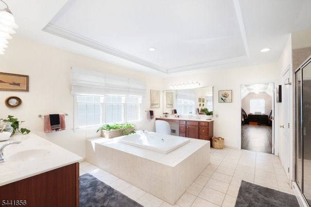 29 Crownview Ct, Sparta Twp., NJ 07871