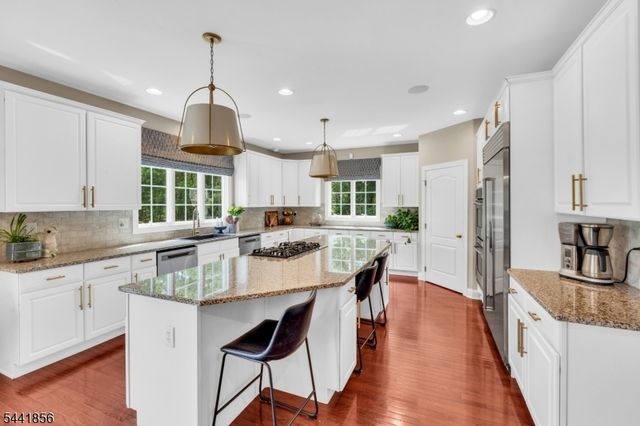 29 Crownview Ct, Sparta Twp., NJ 07871