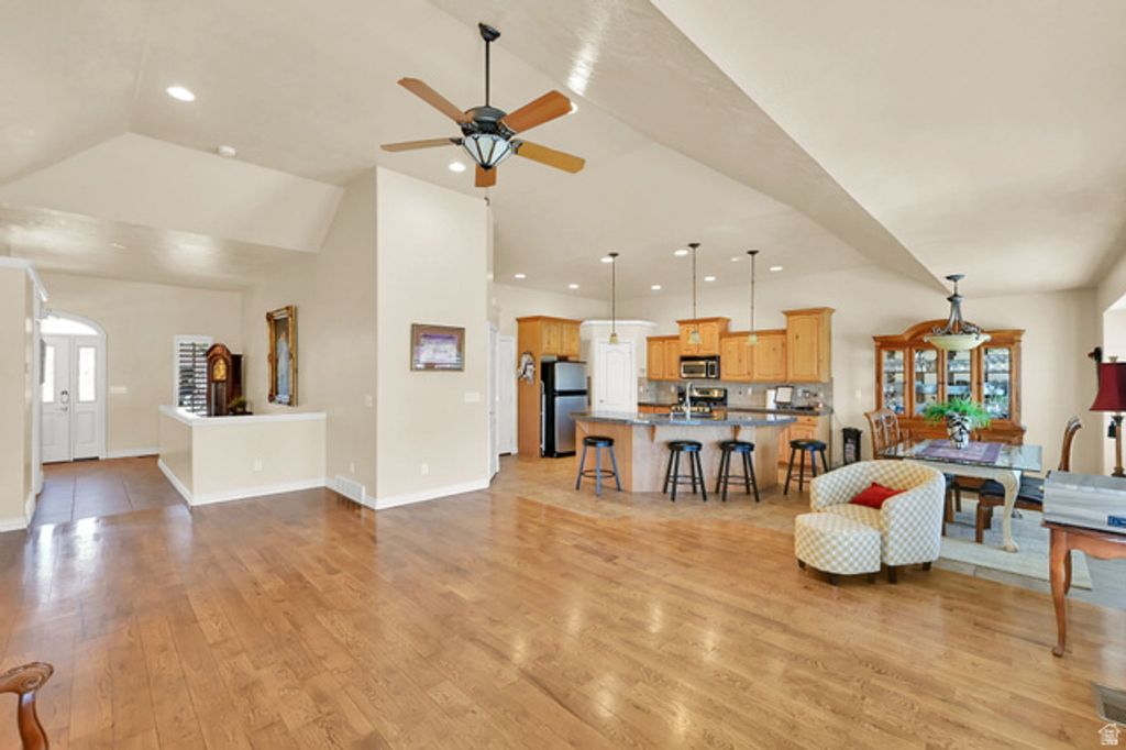 5584 S 250 E, Washington Terrace, UT 84405 — photo 4