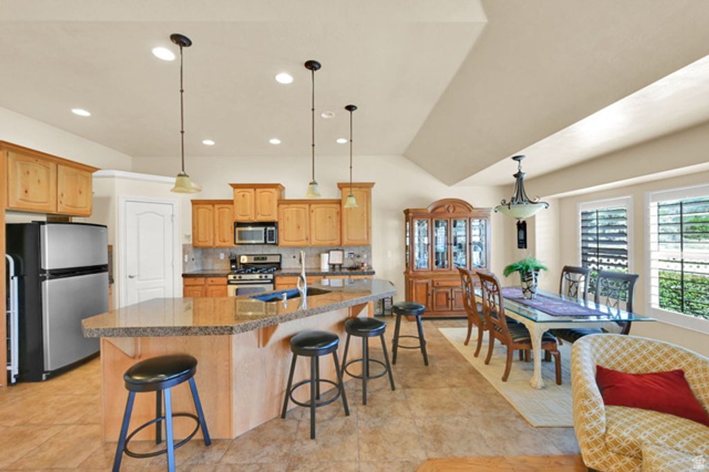 5584 S 250 E, Washington Terrace, UT 84405 — photo 5