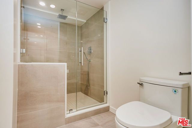 328 N Maple Drive 202, Los Angeles, CA 90210