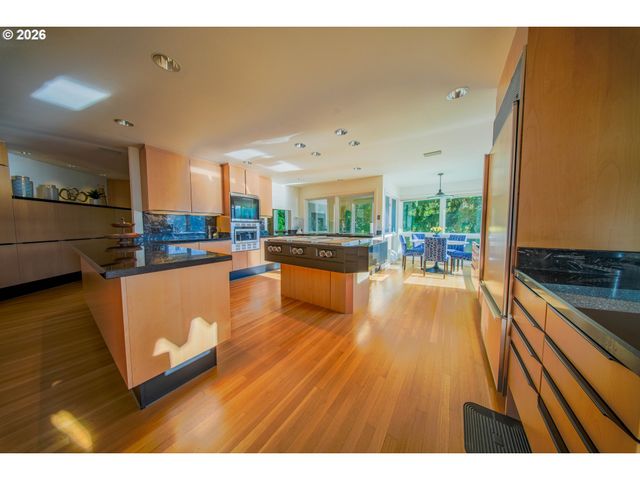 3838 Se HILLSIDE Dr, Milwaukie, OR 97267
