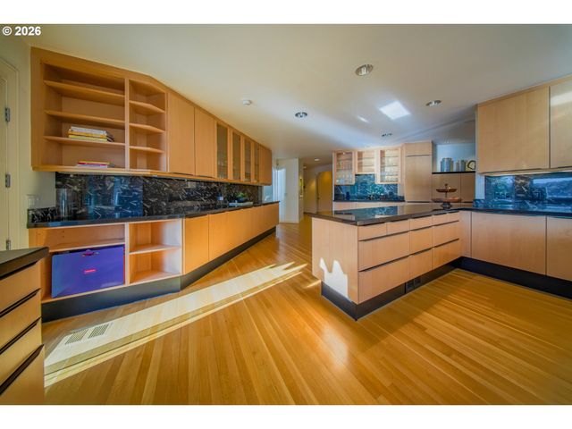 3838 Se HILLSIDE Dr, Milwaukie, OR 97267