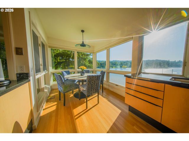 3838 Se HILLSIDE Dr, Milwaukie, OR 97267