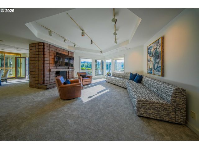 3838 Se HILLSIDE Dr, Milwaukie, OR 97267