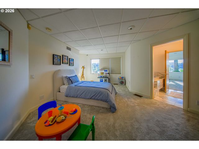 3838 Se HILLSIDE Dr, Milwaukie, OR 97267