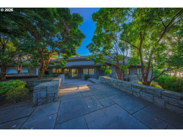 3838 Se HILLSIDE Dr, Milwaukie, OR 97267