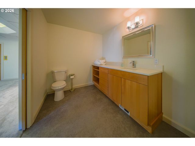 3838 Se HILLSIDE Dr, Milwaukie, OR 97267