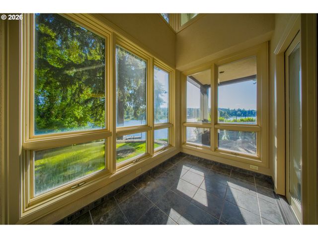 3838 Se HILLSIDE Dr, Milwaukie, OR 97267