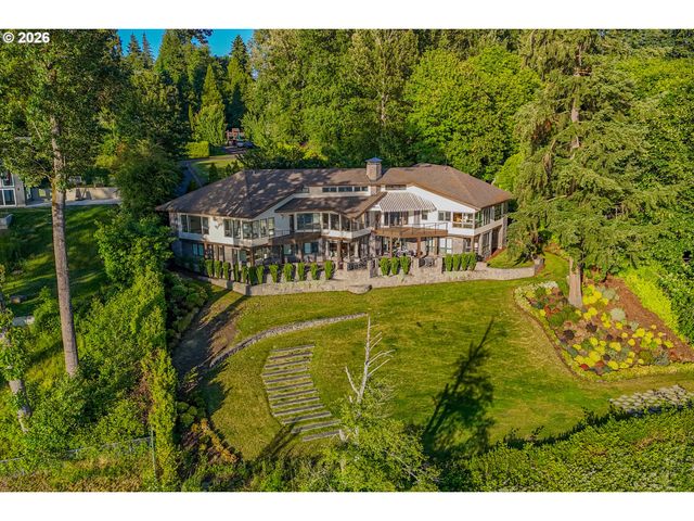 3838 Se HILLSIDE Dr, Milwaukie, OR 97267