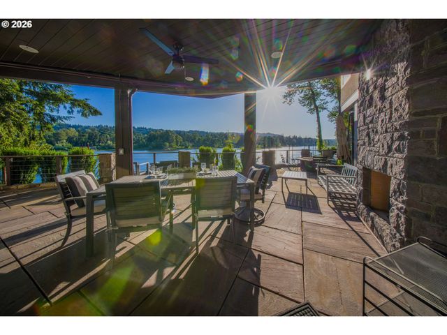 3838 Se HILLSIDE Dr, Milwaukie, OR 97267