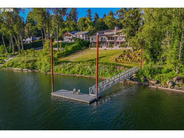 3838 Se HILLSIDE Dr, Milwaukie, OR 97267