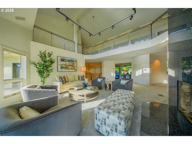 3838 Se HILLSIDE Dr, Milwaukie, OR 97267