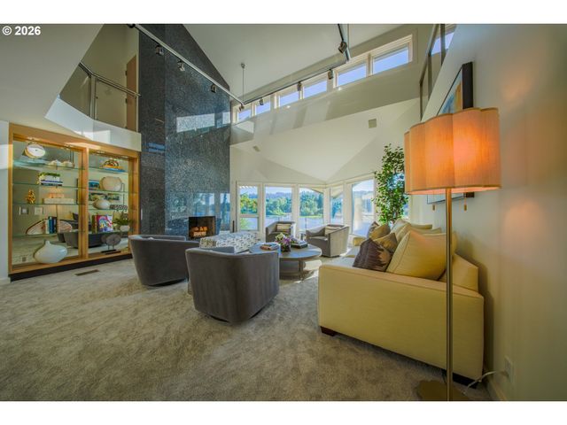 3838 Se HILLSIDE Dr, Milwaukie, OR 97267