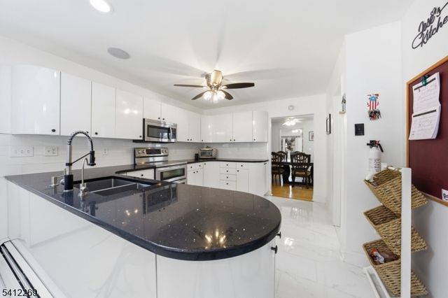 335 Elmira Trl, Hopatcong Boro, NJ 07843