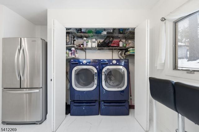 335 Elmira Trl, Hopatcong Boro, NJ 07843