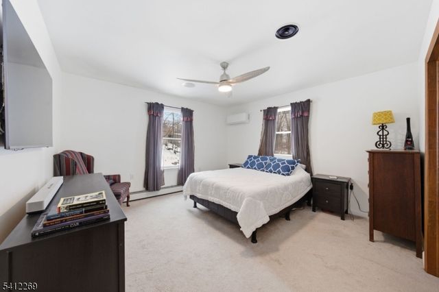 335 Elmira Trl, Hopatcong Boro, NJ 07843