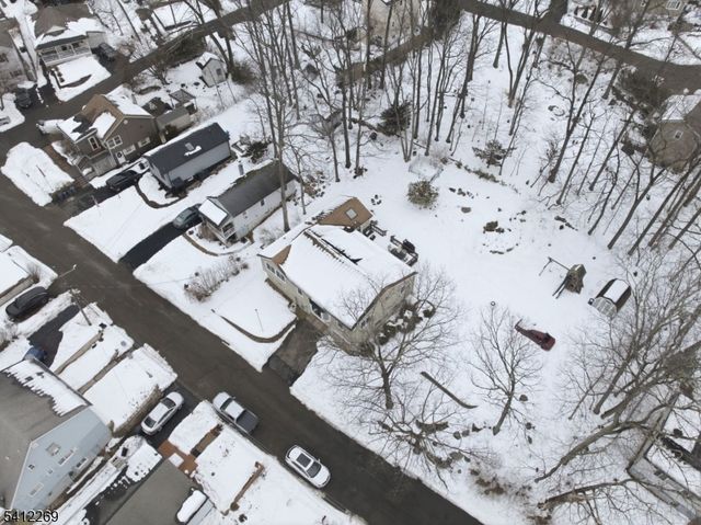 335 Elmira Trl, Hopatcong Boro, NJ 07843