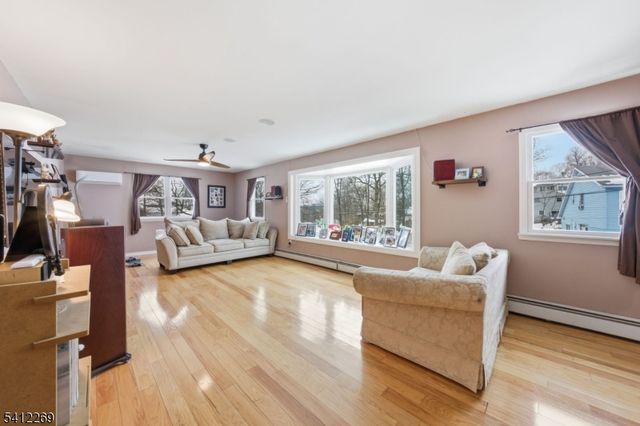 335 Elmira Trl, Hopatcong Boro, NJ 07843