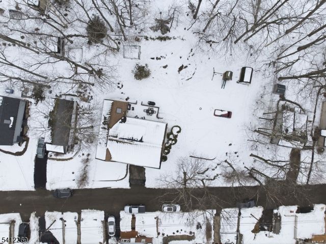 335 Elmira Trl, Hopatcong Boro, NJ 07843