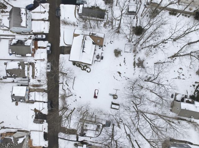 335 Elmira Trl, Hopatcong Boro, NJ 07843