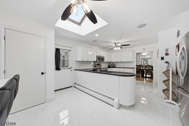 335 Elmira Trl, Hopatcong Boro, NJ 07843