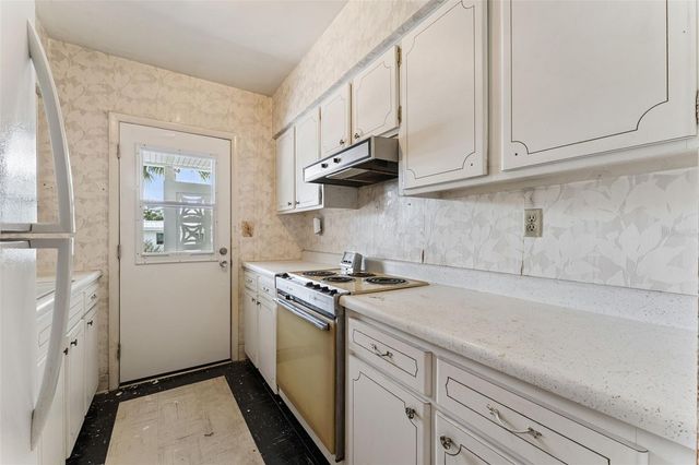 1140 S ORLANDO AVENUE J12, Maitland, FL 32751