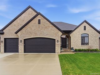 52853 Crimson Drive, Macomb Township, MI 48042