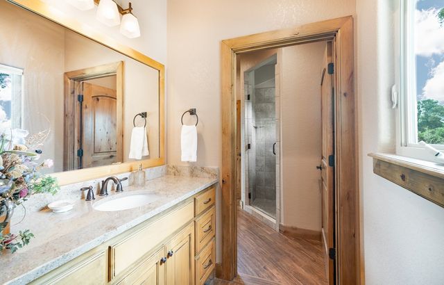 3911 Kite Dr, Kerrville, TX 78028