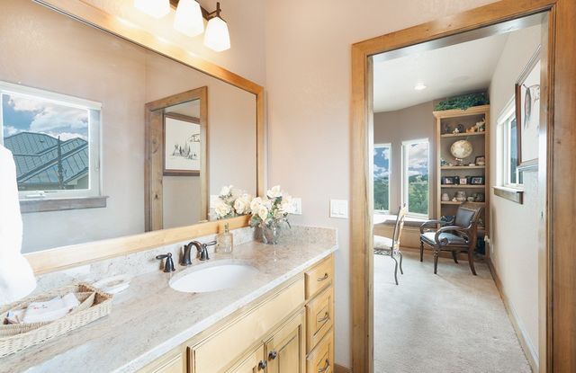 3911 Kite Dr, Kerrville, TX 78028